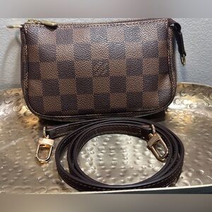 Louis Vuitton Damier Ebene Mini Pochette